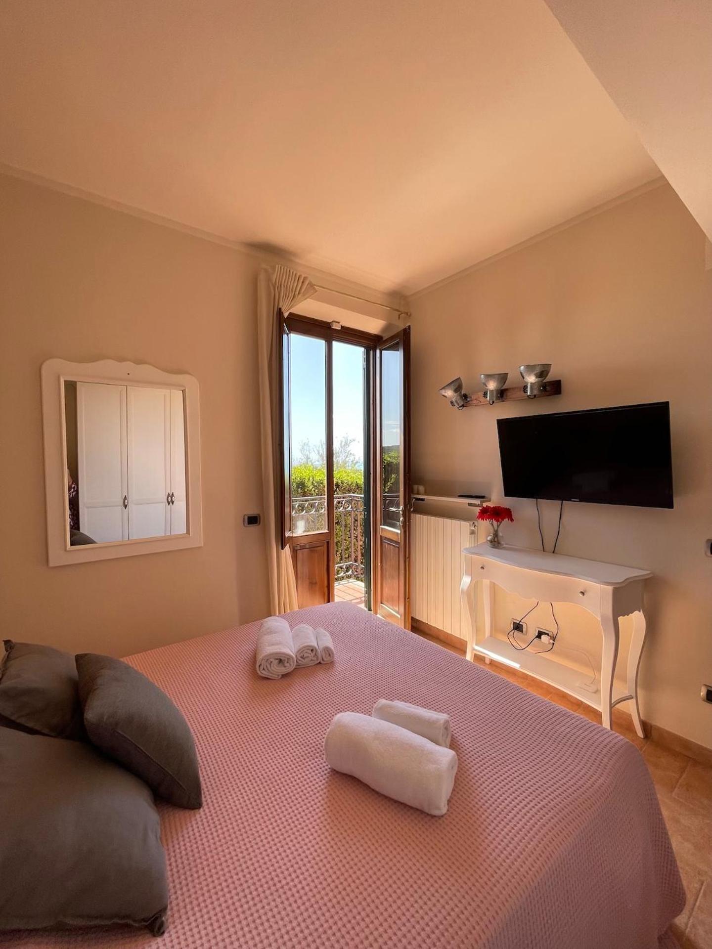 Sunset House Apartment Кастильончело Екстериор снимка